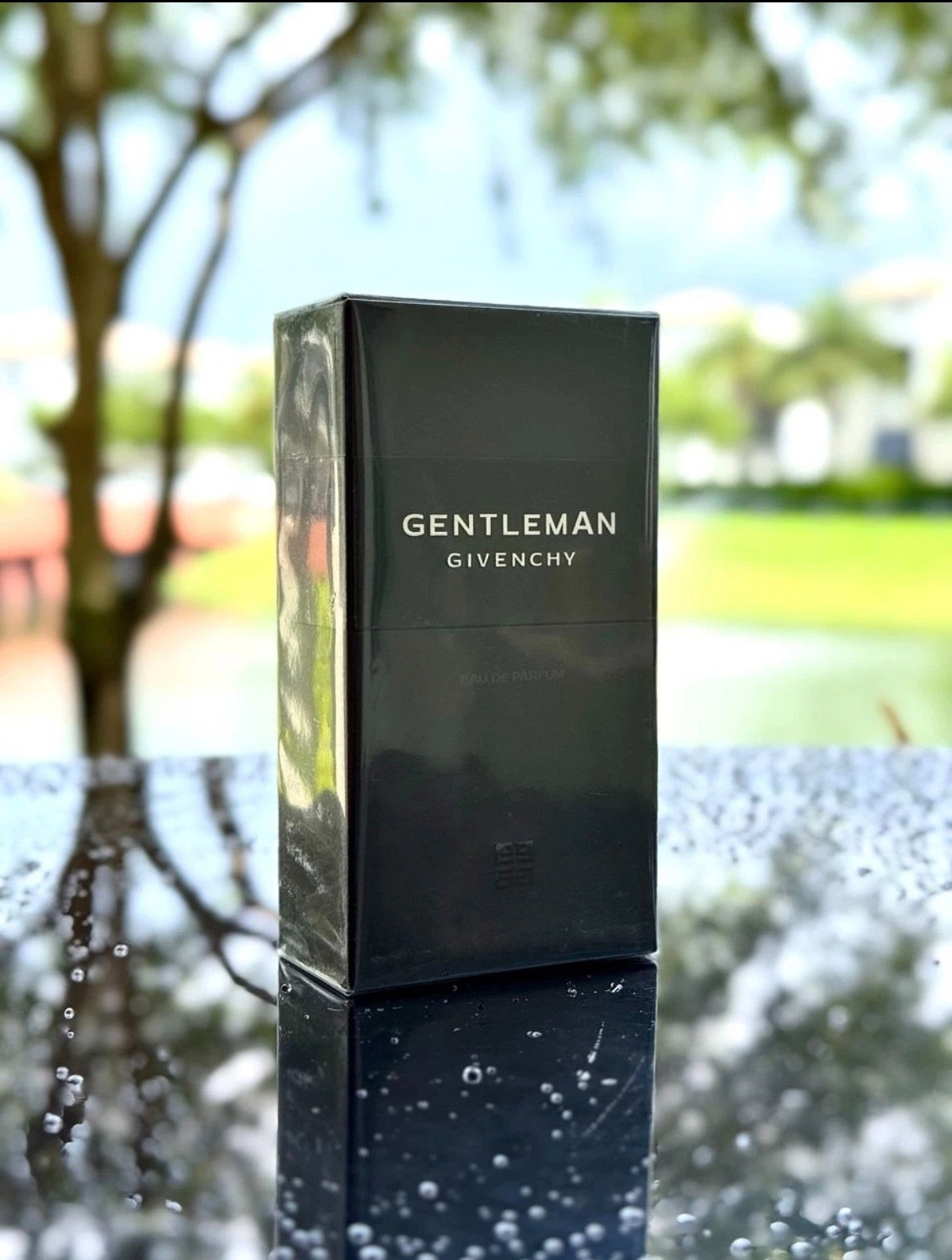 Givenchy Gentleman Reserve Privee 3.3 oz Eau de Parfum Spray for Men. Sealed Box